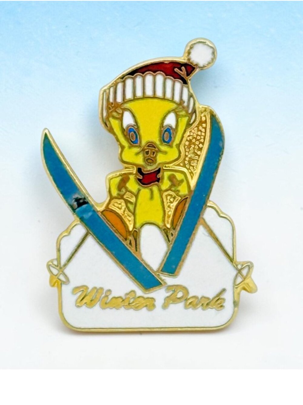 Rare vintage 1992 Winter Park Tweety Bird Ski Pin Warner Bros. Collectible
